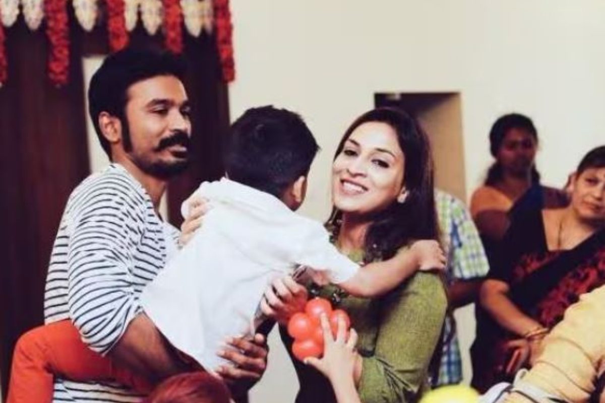 ధనుష్, ఐశ్వర్యల విడాకులకు నిర్ణయం వెనక్కి..? వారికి తిరిగి కలిపింది ఎవరంటే..!