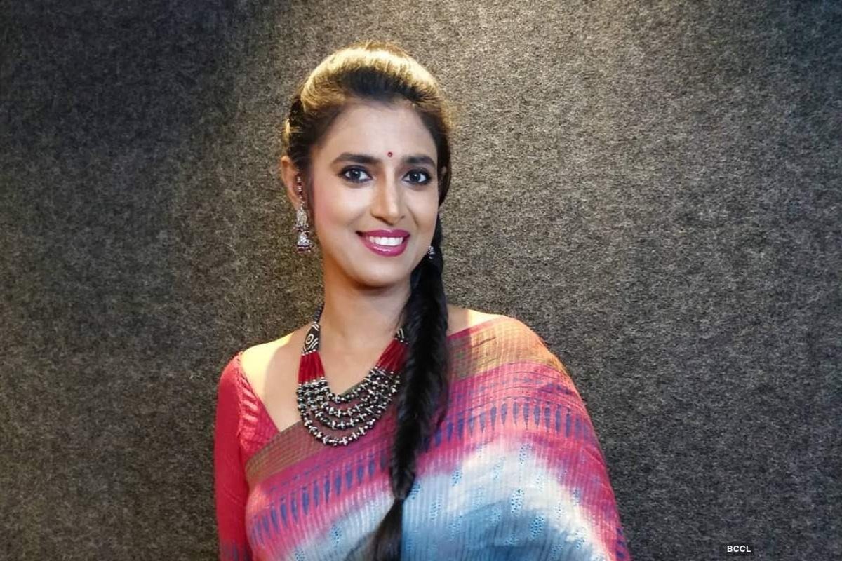 Kasturi: రాజుల ఇంట్లో ఆ పనుల కోసం వచ్చారు.. తెలుగువారిపై కస్తూరి కాంట్రోవర్సీ కామెంట్స్..!