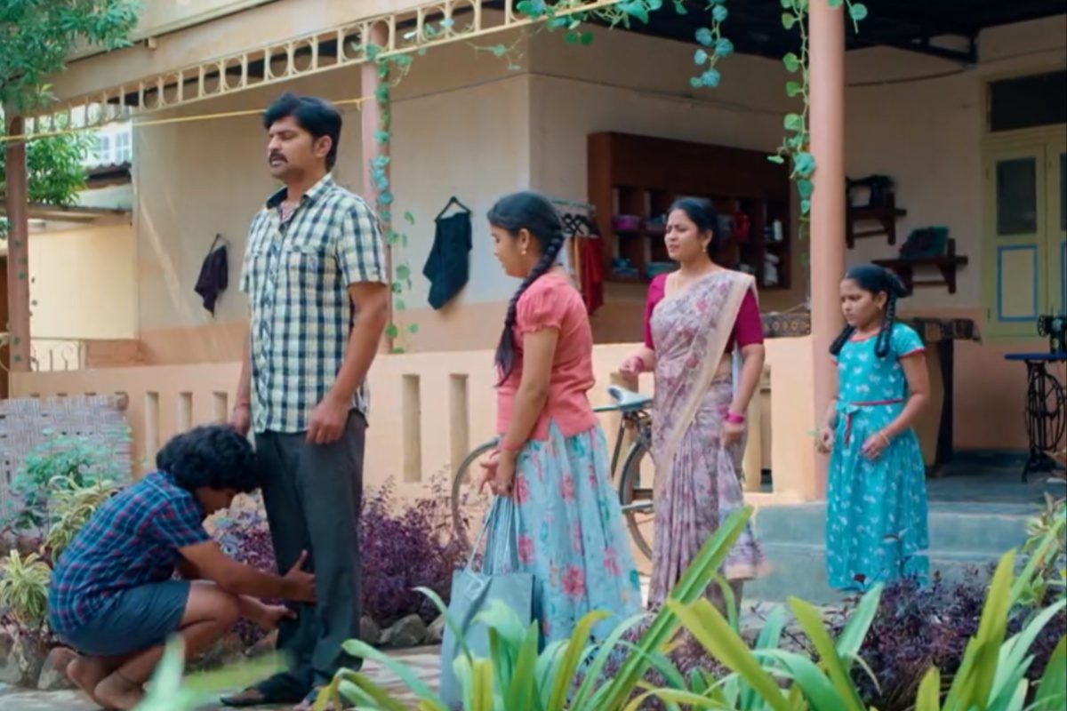 చిన్నిని ఇంటి నుంచి పంపించేస్తున్న సత్యం.. తల్లి గురించి బాలరాజును నిలదీసిన కూతురు!