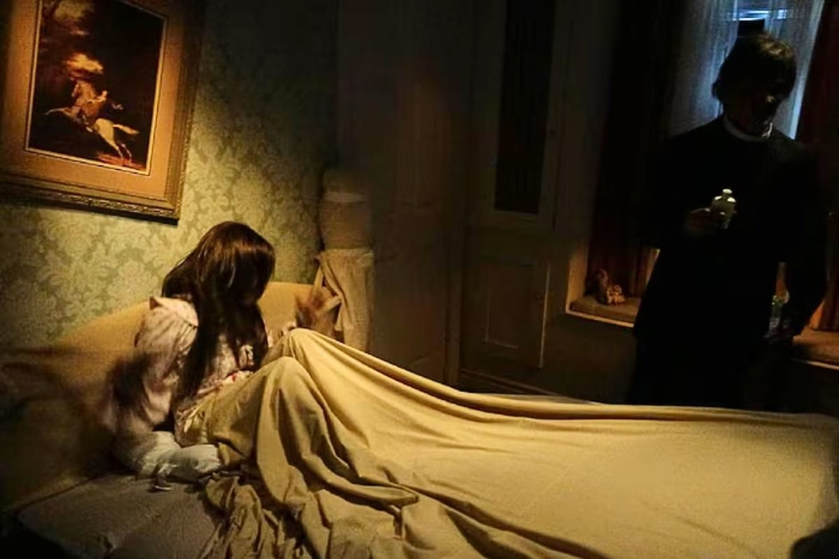 గత 50 ఏళ్లలో మోస్ట్ డేంజరస్ హరర్ మూవీ ఇదే.. చూస్తే సుస్సు పోసుకుంటారు..!