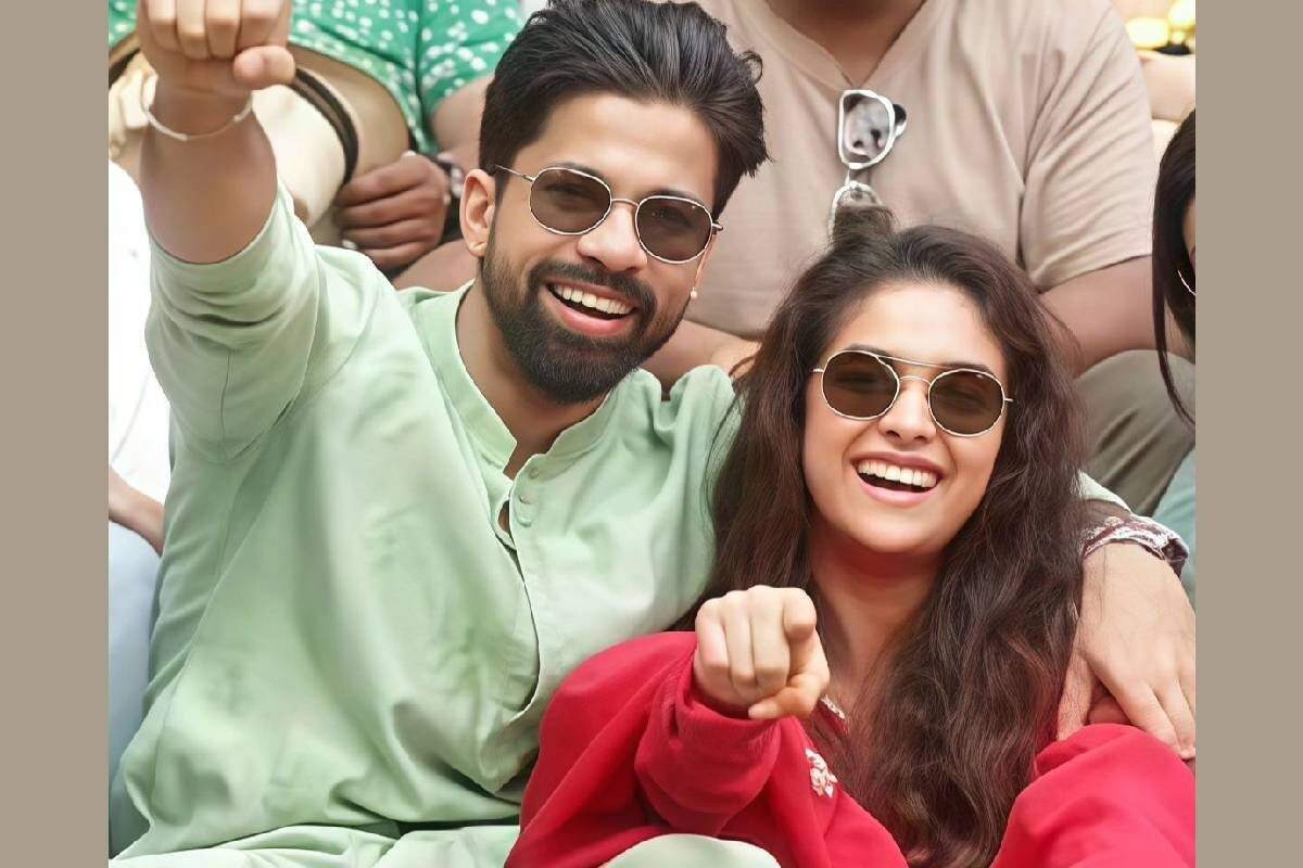 కీర్తి సురేశ్ 15 ఏళ్ల ప్రేమలో ఎన్నో ట్విస్టులు.. పెళ్లికి ముందే అంత పని చేసాడంటూ రివీల్..