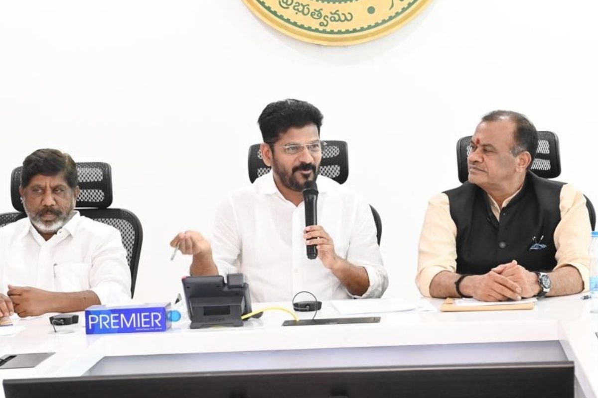 ఇండస్ట్రీ సమస్యల‌ పరిష్కారానికి సోఫా చేరాల్సిందే.. సీఎం రేవంత్‌పై అంబ‌టి రాంబాబు సెటైర్‌