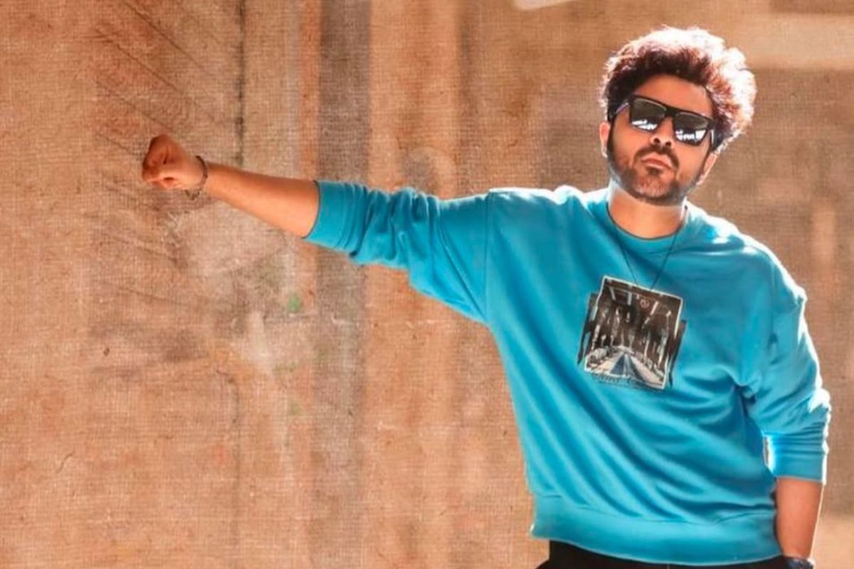 ప్రభాస్ డేట్‌ను ఎగరేసుకుపోయిన సిద్దూ జొన్నలగడ్డ... ఇక రాజాసాబ్ లేనట్టేనా..?