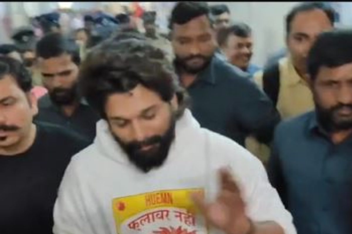 నేడు అల్లు అర్జున్ విడుదల.. జైలు దగ్గర భారీగా అభిమానులు!