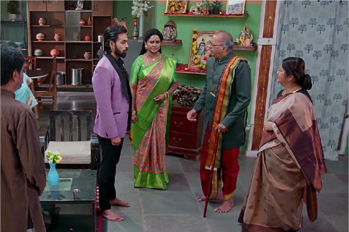 దుగ్గిరాల వంశాన్ని బ్రష్ట్టు పట్టించావ్ రాజ్.. నీకు రెండో పెళ్లి చేసే బాధ్యత మాది కావ్య..