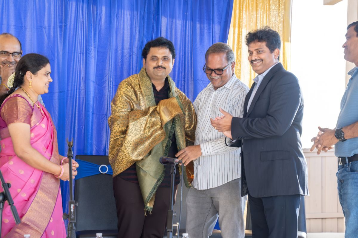 'స్వప్నాల నావ'.. సిరివెన్నెల సీతారామశాస్త్రికి అంకితం : దర్శకుడు వి.ఎన్.ఆదిత్య