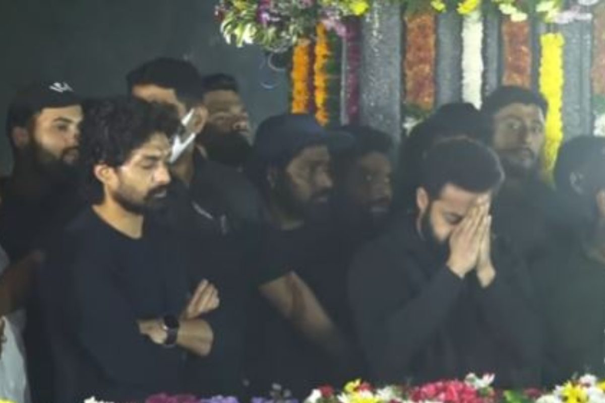 నేడు ఎన్టీఆర్ వర్ధంతి.. నివాళులు అర్పించిన జూ.ఎన్టీఆర్, కళ్యాణ్‌రామ్