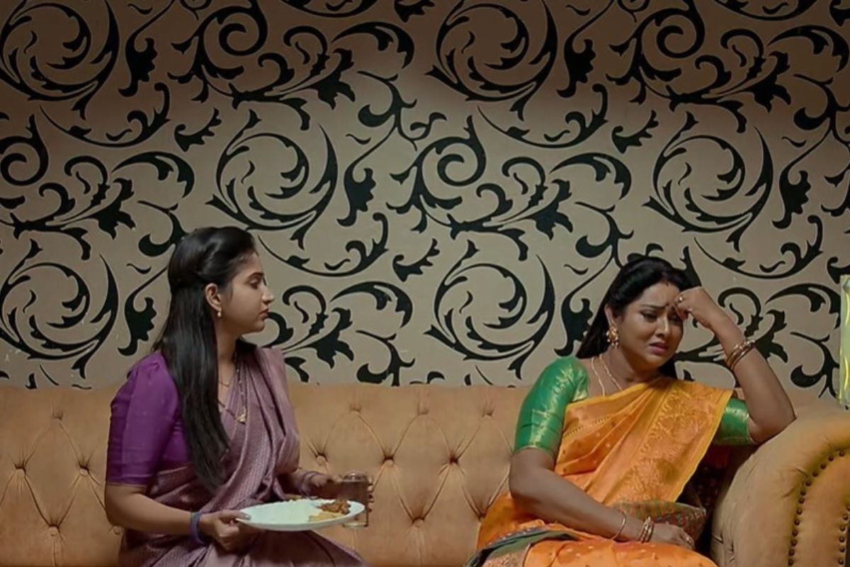 ఈ దుగ్గిరాల వాళ్ళకి డబ్బుంది కానీ అరకిలో తెలివి కూడా లేదు.. ఏం ఫ్యామిలీరా బాబు.. ఛీఛీ!