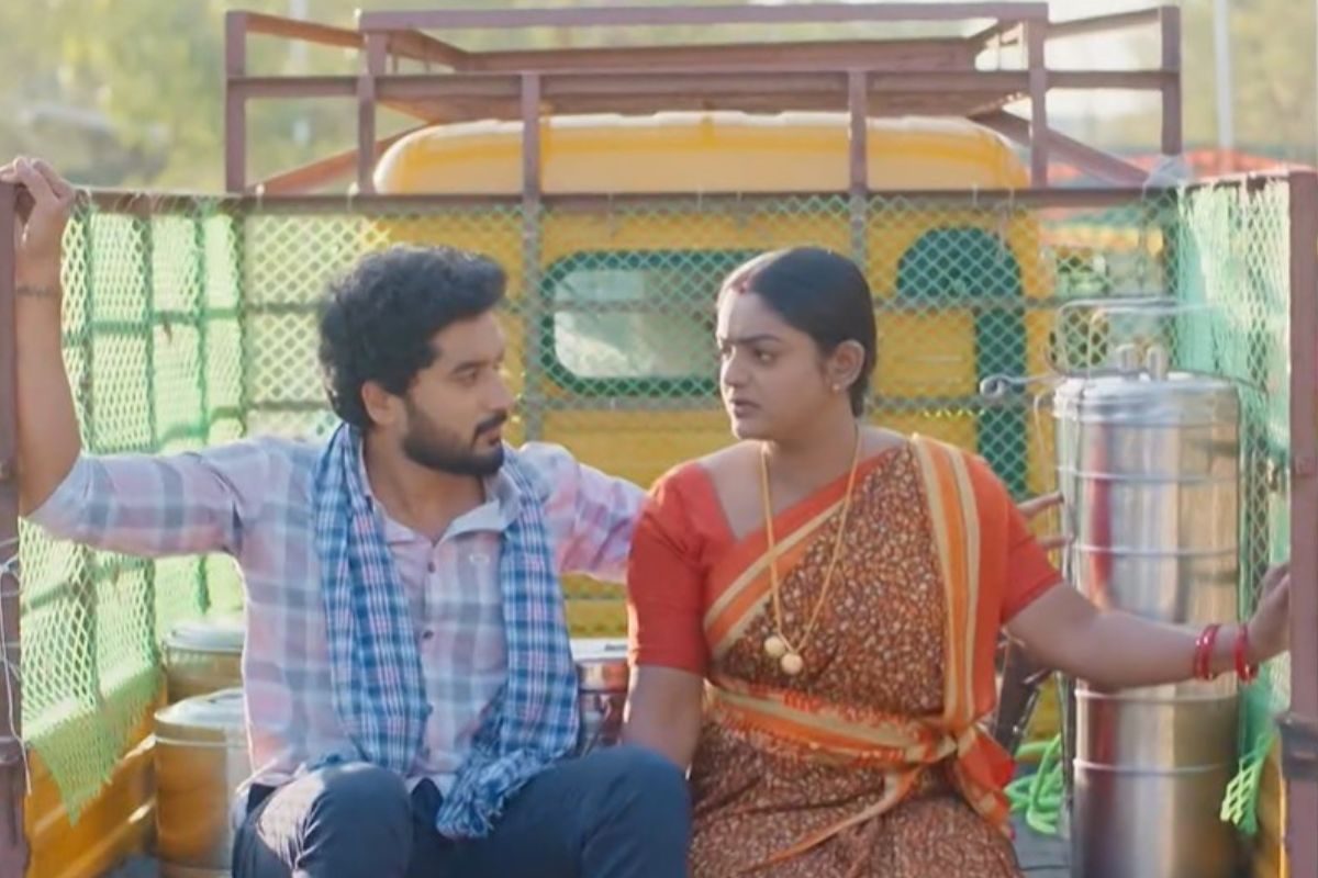 ఈ కార్తీక్ బాబు మరీ నాటీ అబ్బా.. ఆటోలో కూడా రొమాన్సే.. పాపం వంటలక్క!