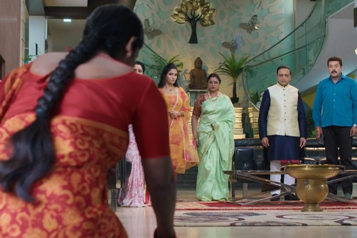 గడపకు బొట్టు పెట్టి శివన్నారాయణను పిలిచిన దీప.. జ్యోత్స్నకు వంటలక్క వార్నింగ్!