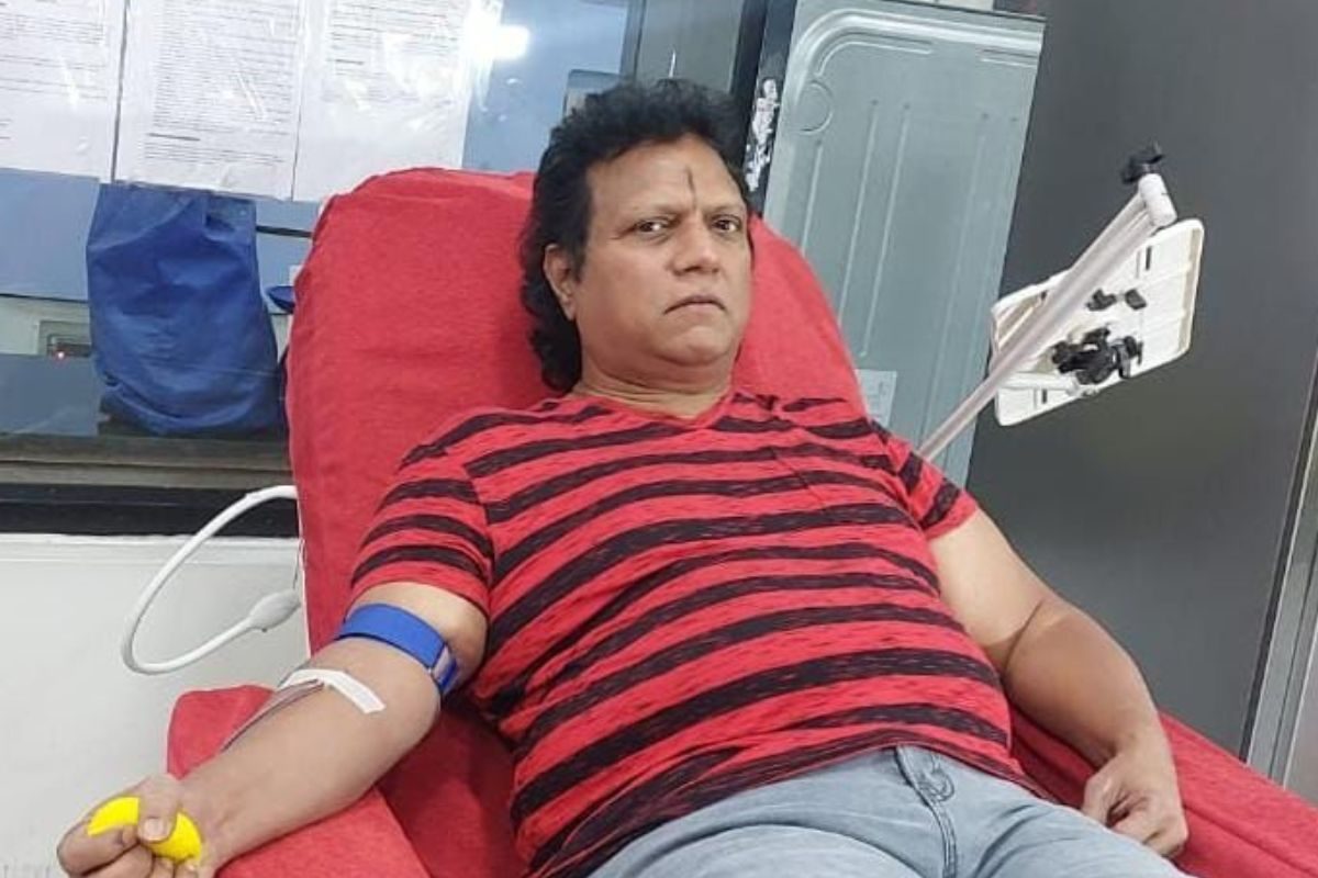 చిరంజీవి బ్లడ్ బ్యాంక్‌లో మణిశర్మ రక్తదానం.. నేనొక బొట్టును మాత్రమే అంటూ కామెంట్స్!