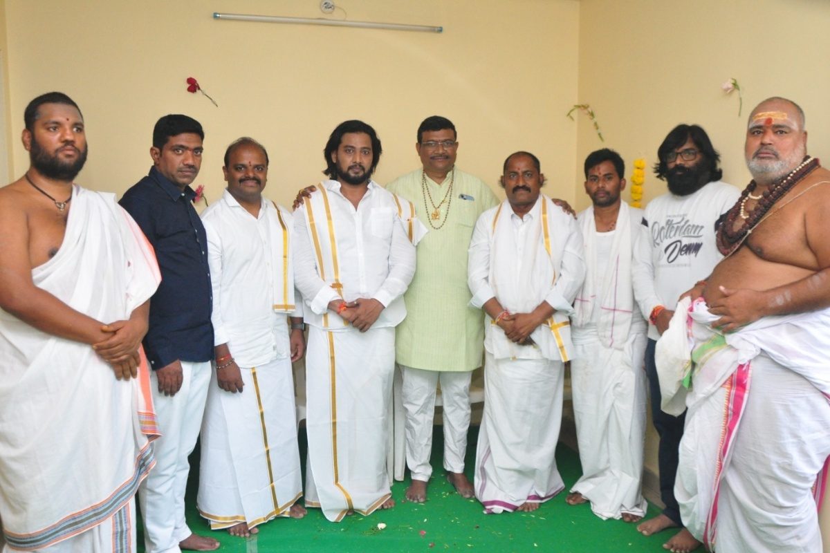 డిఫరెంట్ సబ్జెక్టుతో మిస్ ఇళయా మూవీ.. పూజా కార్యక్రమాలతో ప్రారంభం