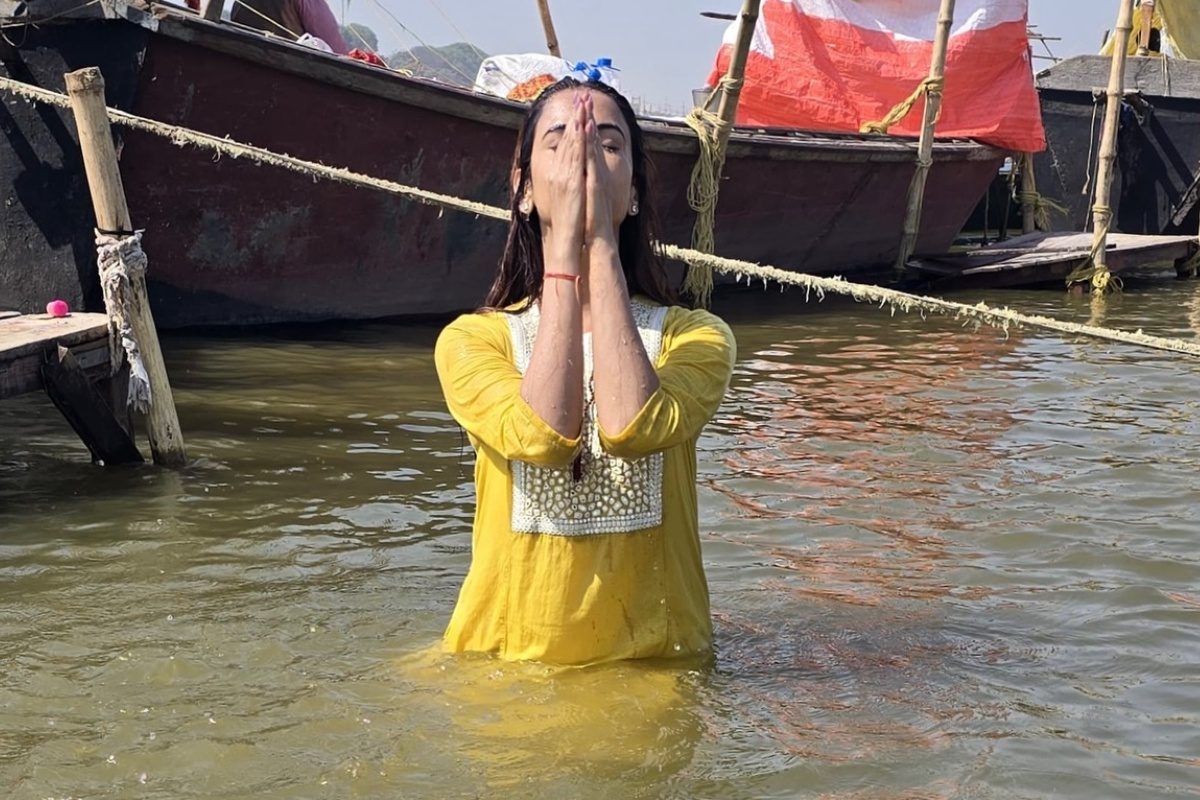 Mahakumbh 2025: మహా కుంభమేళాలో పవిత్ర స్నానం.. యంగ్ హీరోయిన్ ఫొటోస్ వైరల్