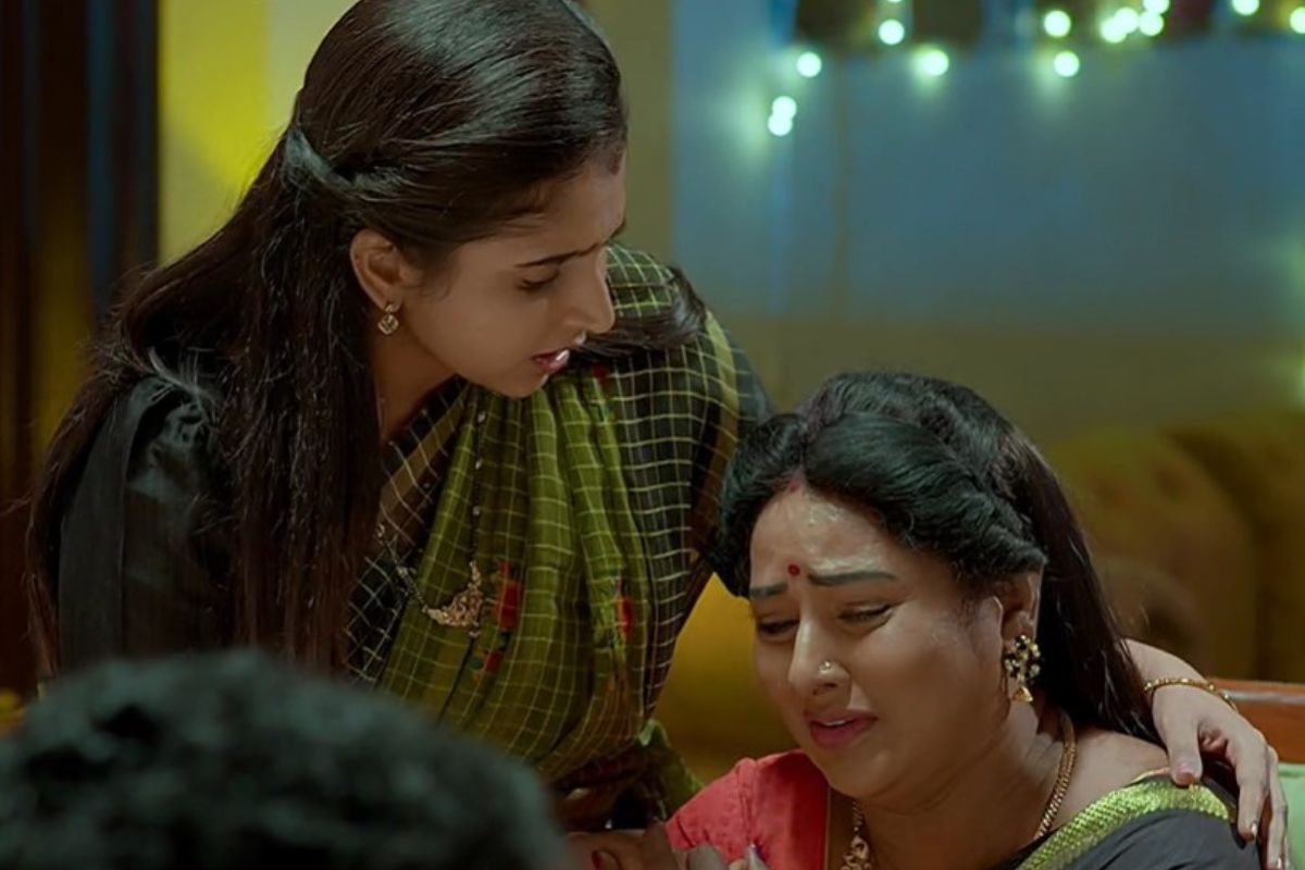 ఈ పిచ్చిదానికంటే ఆ అనామికనే వెయ్యిరెట్లు బెటర్.. మా కావ్యను ఏడిపిస్తున్నవ్ కదే శూర్పణఖ!