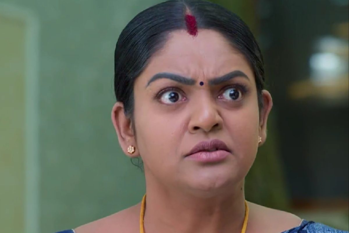 దీప చెంప చెల్లుమనిపించిన సుమిత్ర.. దమ్ముంటే ఆధారాలు తీసుకురా అంటూ ఛాలెంజ్.. పాపం దశరథ!