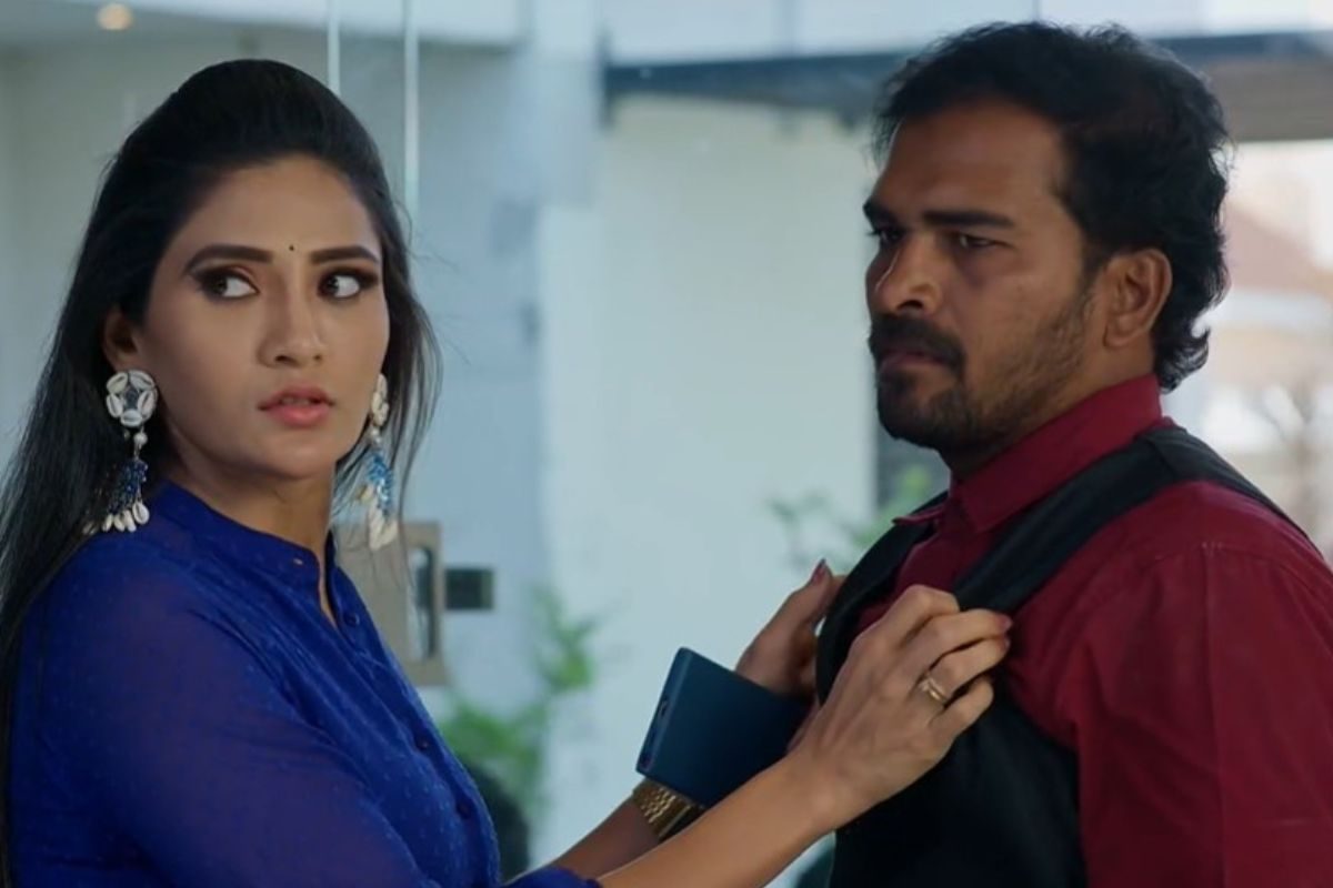 Karthika Deepam: ఛీఛీ జ్యోత్స్న..వెయిటర్‌తో ఆ పనులేంటీ? రెచ్చిపోయి చెంప పగలగొట్టిన వంటలక్క