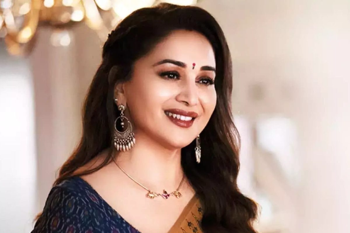 మాధురి దీక్షిత్‌ పెళ్లి వార్త విని బాత్రూంలోకి వెళ్లి ఏడ్చిన స్టార్ హీరోయిన్ తండ్రి..