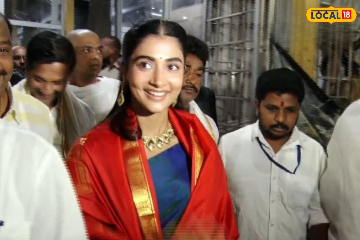 తిరుమల శ్రీవారి సుప్రభాత సేవలో పాల్గొన్న హీరోయిన్ పూజా హెగ్డే