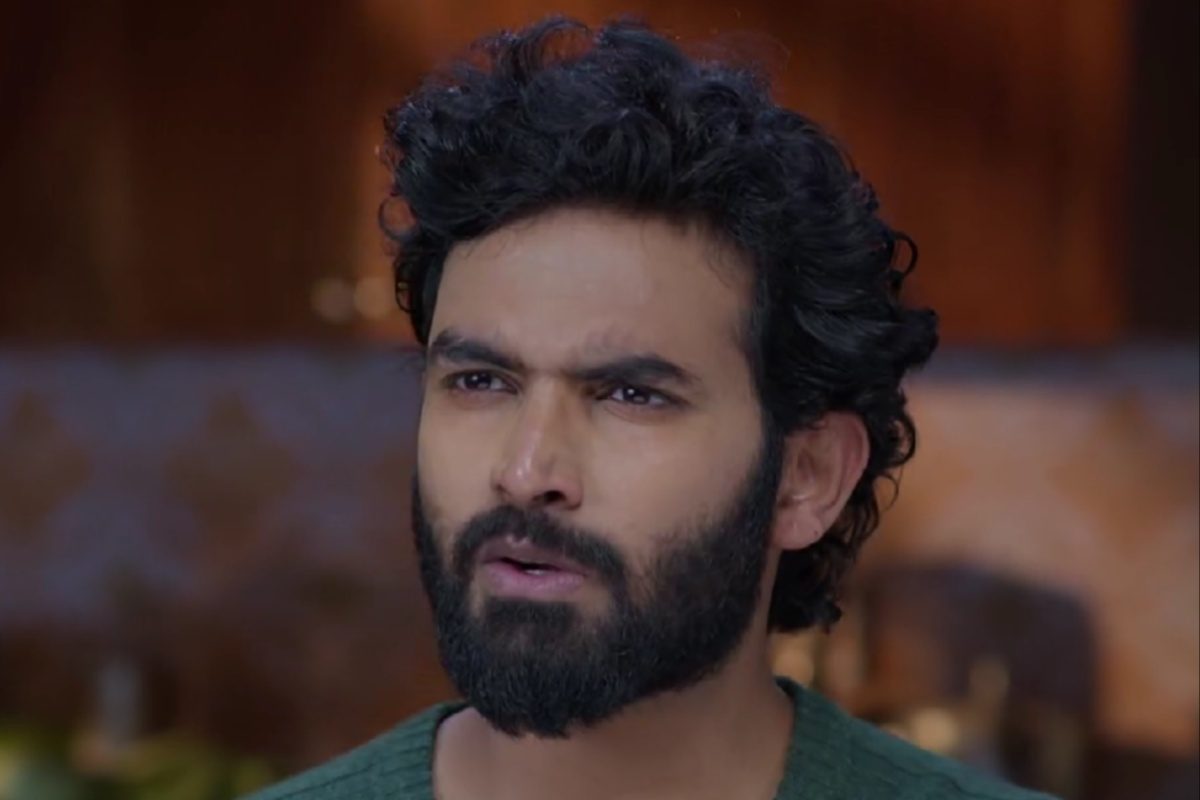 వంటలక్క ఇంటికి వచ్చి బెదిరిచ్చిన గౌతమ్.. కాలర్ పట్టుకున్న వంటలక్క.. జ్యోత్స్న నీ టైమ్ అయిప
