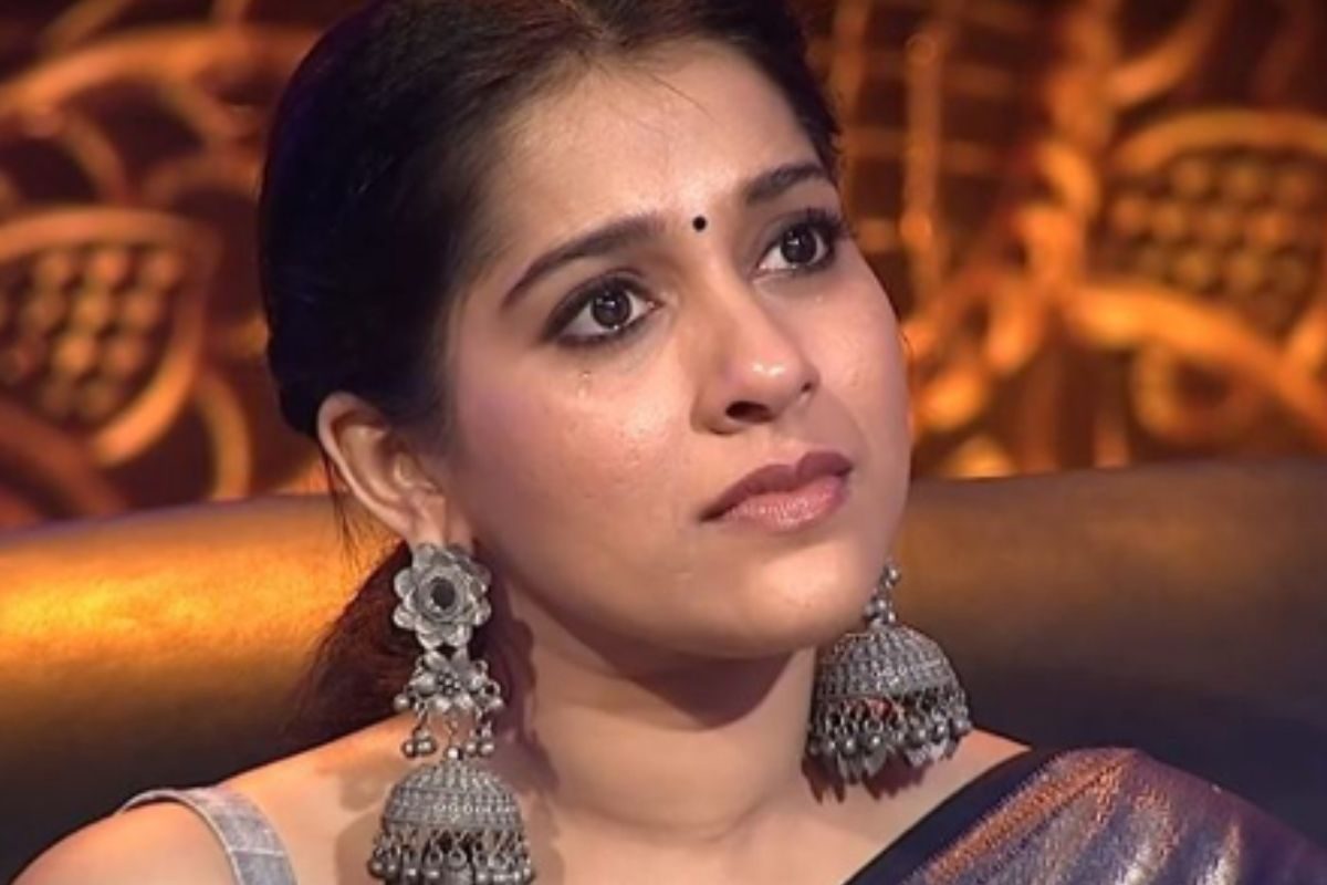 Rashmi:చెప్పు తెగుద్ది? నీకు అక్కా చెల్లెళ్లు లేరా?.. జబర్ధస్త్ నటుడుకు రష్మి వార్నింగ్..!