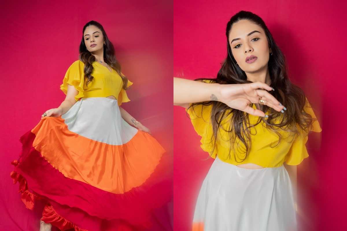 Sreemukhi: రంగురంగుల రాములమ్మ.. ఎంత అందంగా ఉందో..!