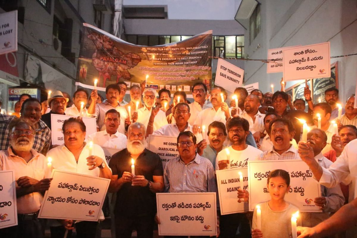 కశ్మిర్ ఉగ్రదాడిలో చనిపోయిన వారికి ఫిలిం ఛాంబర్ ఆధ్వర్యంలో 24 క్రాఫ్ట్స్ నివాళి!