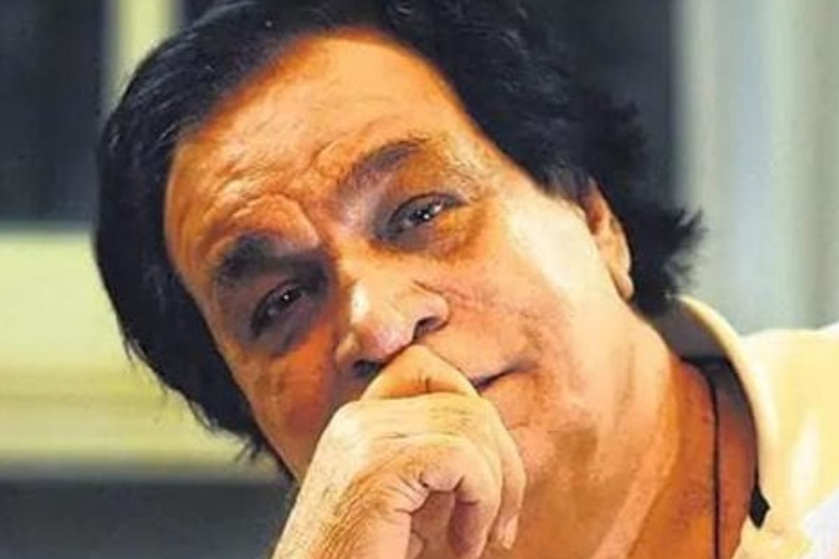ఈ 300 సినిమాల్లో నటించిన యాక్టర్‌ను గుర్తుపట్టారా?.. రెడ్ లైట్ ఏరియాలో పెరిగి కోట్లు..