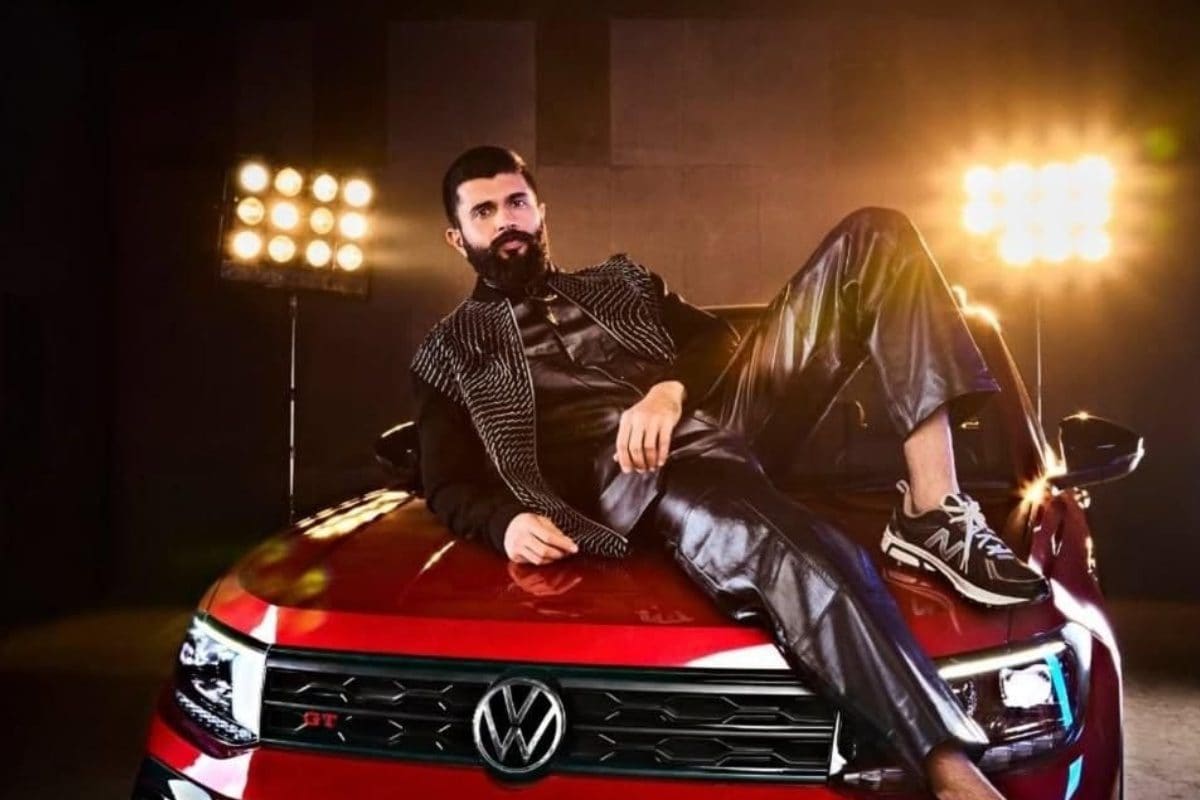 Vijay Deverakonda: 'ది హాలీవుడ్ రిపోర్టర్ ఇండియా' మేగజైన్ కవర్ పేజీపై విజయ్ దేవరకొండ
