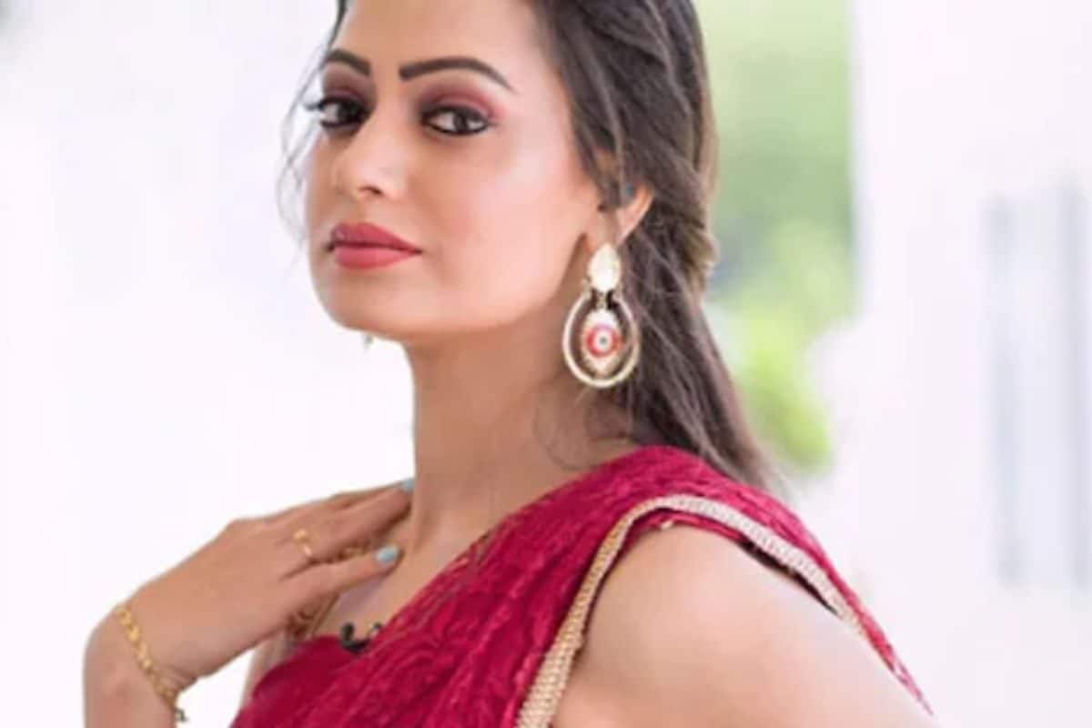 తిండి లేక పక్కింట్లో వాళ్లు ఇస్తారేమో అని ఎదురుచూసేదాన్ని.. స్టార్ యాంకర్ కష్టాలివే!