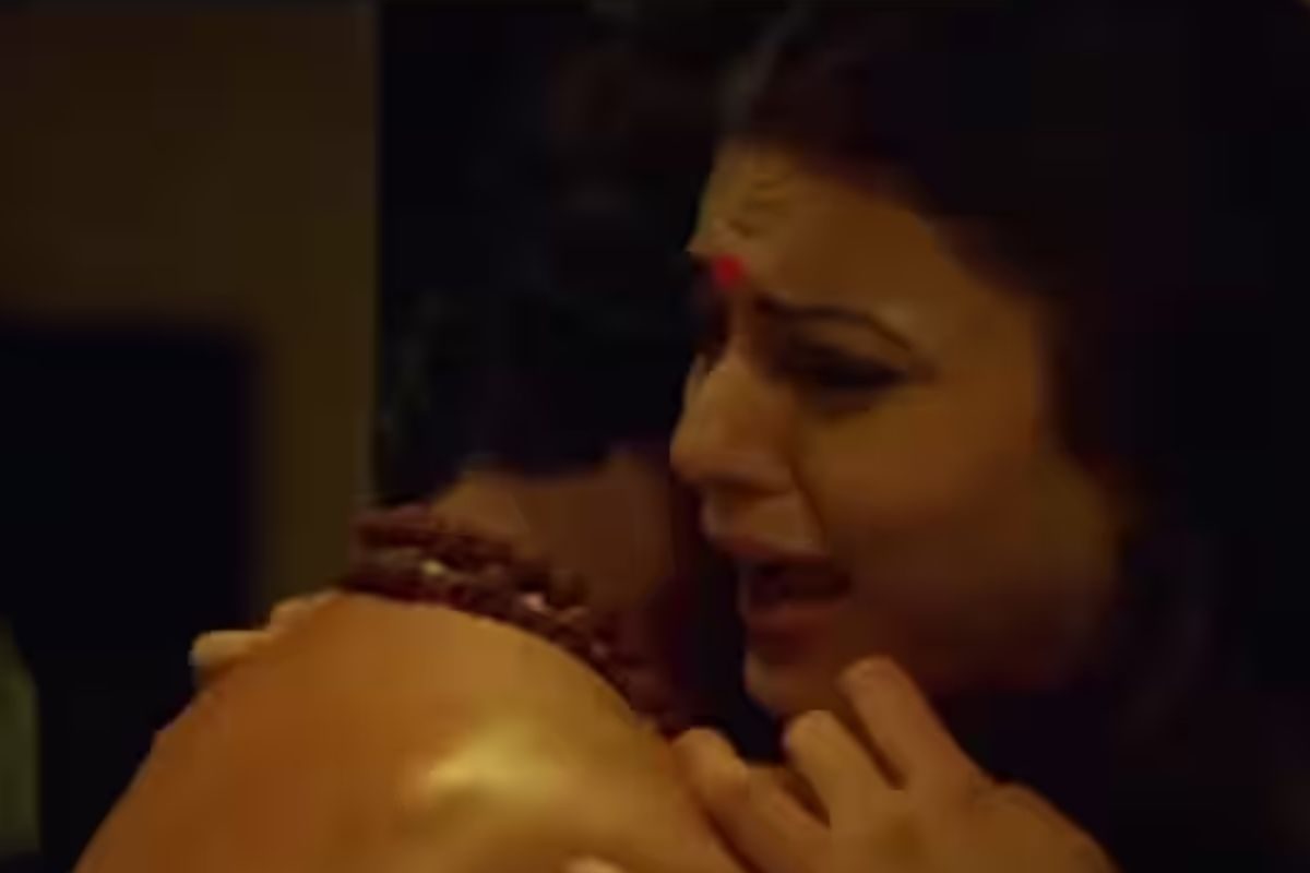 Hero: శృంగార సన్నివేశాల కోసం ఇంటిమేట్ సీన్‌.. హీరో చేసిన పనికి తోపు హీరోయిన్ షాక్