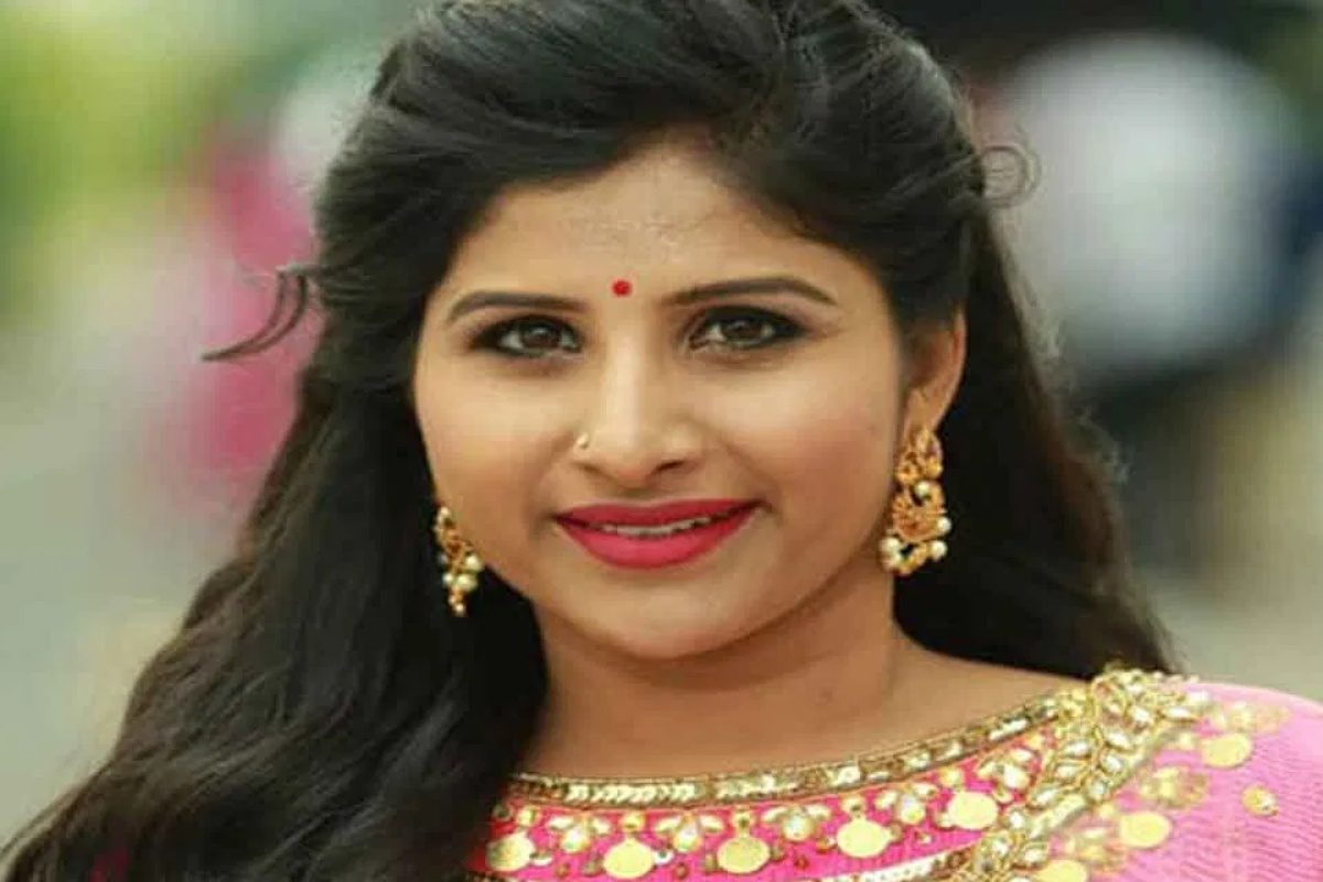 Mangli: నాకు తెలిసి చేసిన తప్పు కాదిది.. బర్త్‌ డే పార్టీ పోలీస్ కేసుపై మంగ్లీ రియాక్షన్