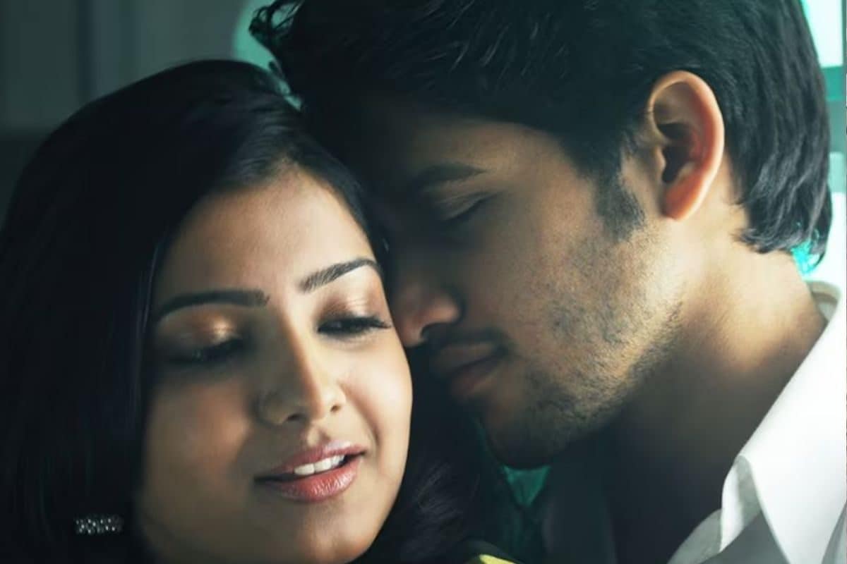 మళ్లీ థియేటర్‌లలోకి వచ్చేస్తున్న ఏమాయ చేశావే సినిమా.. రీ రిలీజ్ ఎప్పుడంటే?