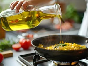 Quick Kitchen Hacks: Cook Delicious Meals in Minutes