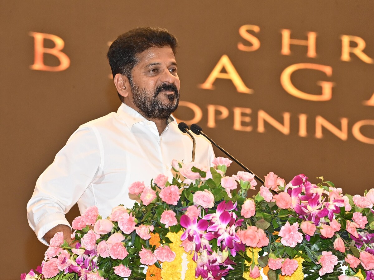 Revanth Reddy: అయ్యో.. సీఎం రేవంత్ రెడ్డి.. నలిగిపోతున్నారుగా ...