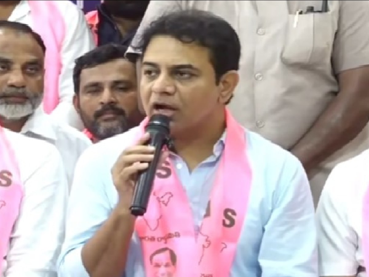 KTR Press Meet: రెండు లక్షల మెట్రిక్ టన్నుల ఎరువులు ఇస్తే.. మా 4 ఓట్లు  మీకే.. ఉపరాష్ట్రపతి ఎన్నికలపై కేటీఆర్ ఆసక్తికర వ్యాఖ్యలు | తెలంగాణ - News18  ...