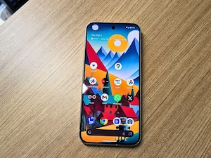 Mobiles: ఈ కంపెనీల స్మార్ట్‌ఫోన్లు కొనాలనుకునే వారికి బిగ్ షాక్..!