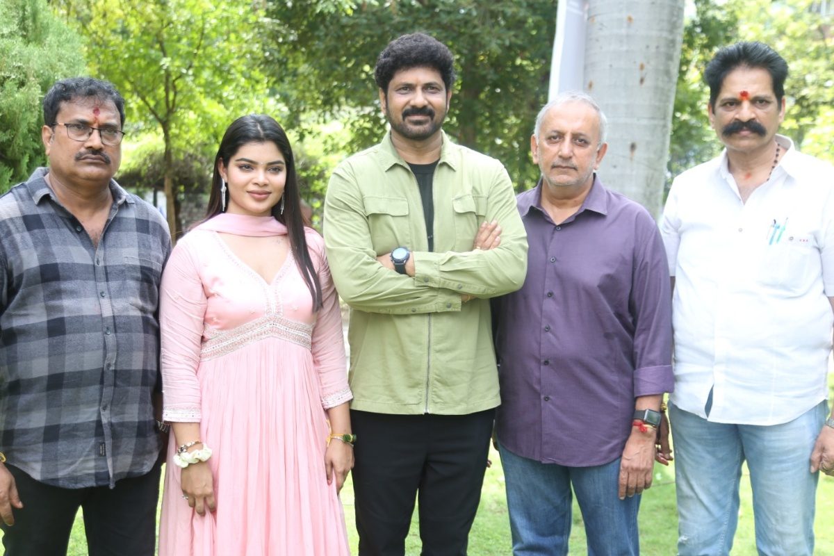 Athma Katha: సగటు ప్రేక్షకుడు కనెక్ట్ అయ్యే కథతో 'ఆత్మ కథ'.. ఘనంగా చిత్ర పూజా కార్యక్రమాలు