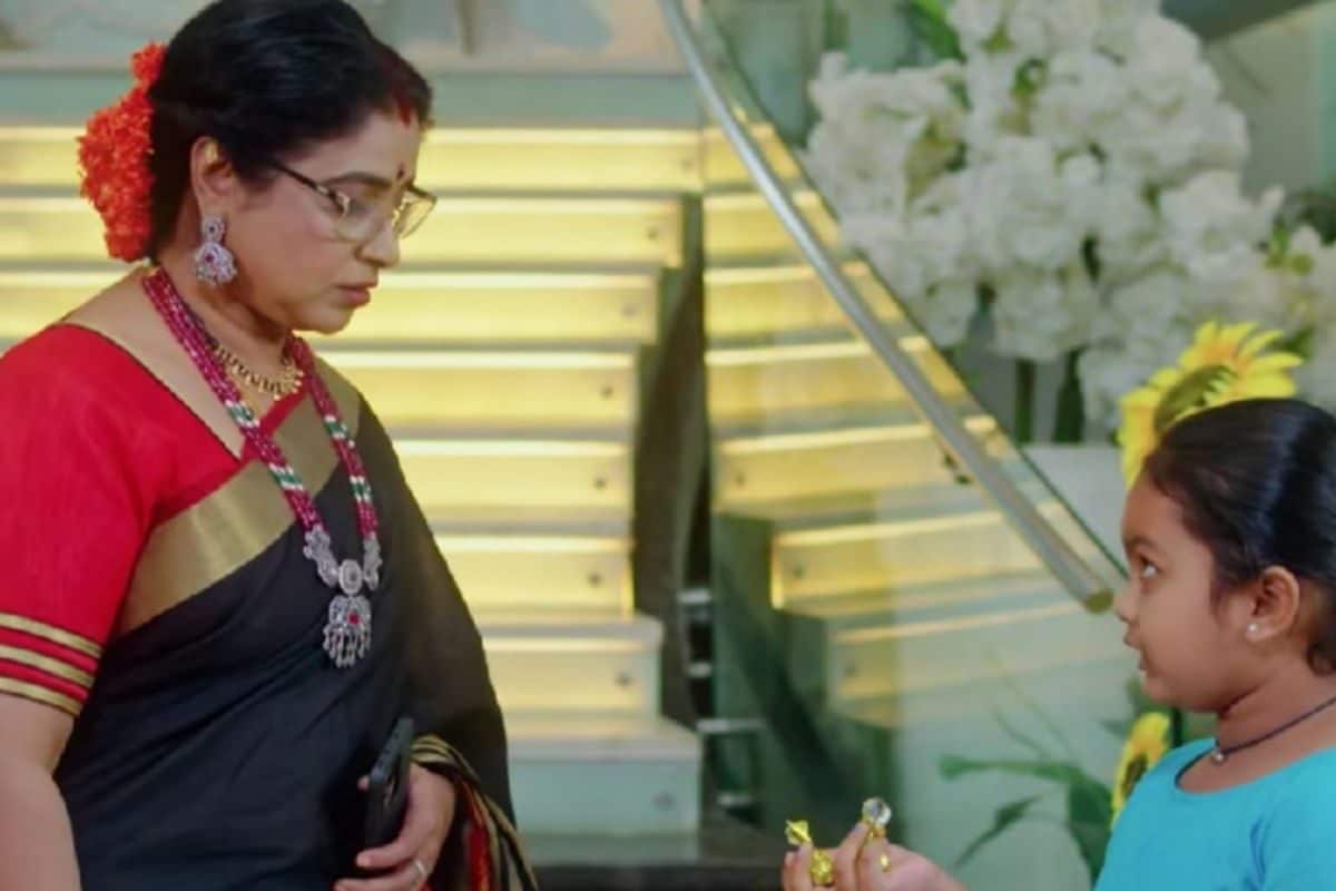 ‎Karthika Deepam: కాంచనతో నిజం రాబట్టిన పారిజాతం.. దోషులుగా కార్తీక్, దీప.. పాపం చంటిది!