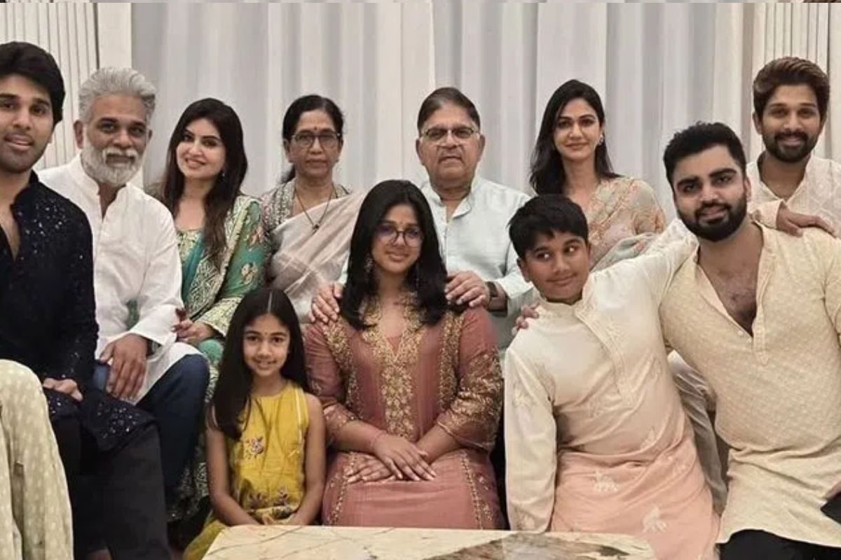 కొత్త కోడలితో అల్లు ఫ్యామిలీ దీపావళి పండుగ.. ఆహా శిరీష్ అన్న ఫేస్‌లో పెళ్లి కల ఉట్టపడుతుంద