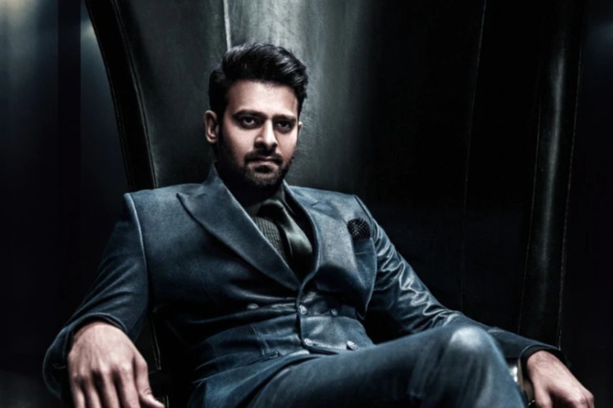 Prabhas: ప్రతీ నెల వాళ్లకు డబ్బులు పంపిస్తున్న ప్రభాస్.. ఇంత మంచోడివేంటి డార్లింగ్!