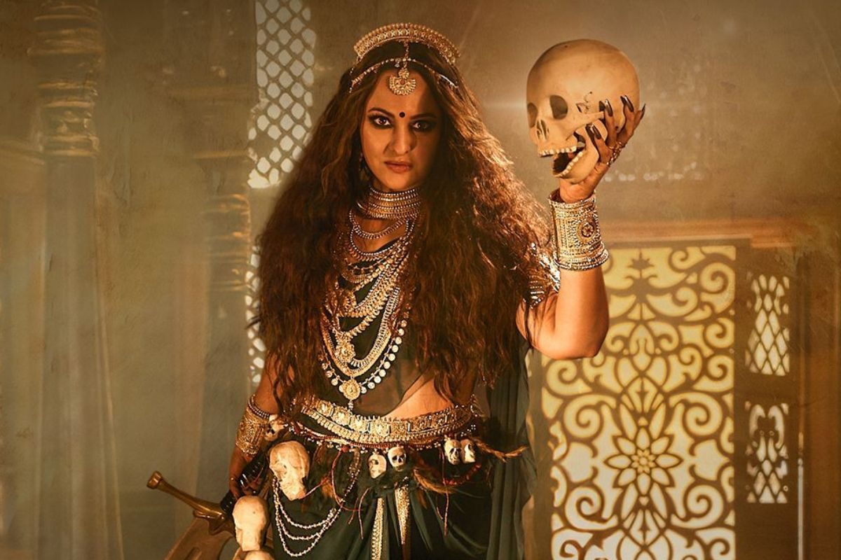 'జటాధర' మూవీ 'ధన పిశాచి' సాంగ్ రిలీజ్... సోనాక్షీ సిన్హా స్టెప్స్ ఇరగ్గొట్టేసిందిగా!