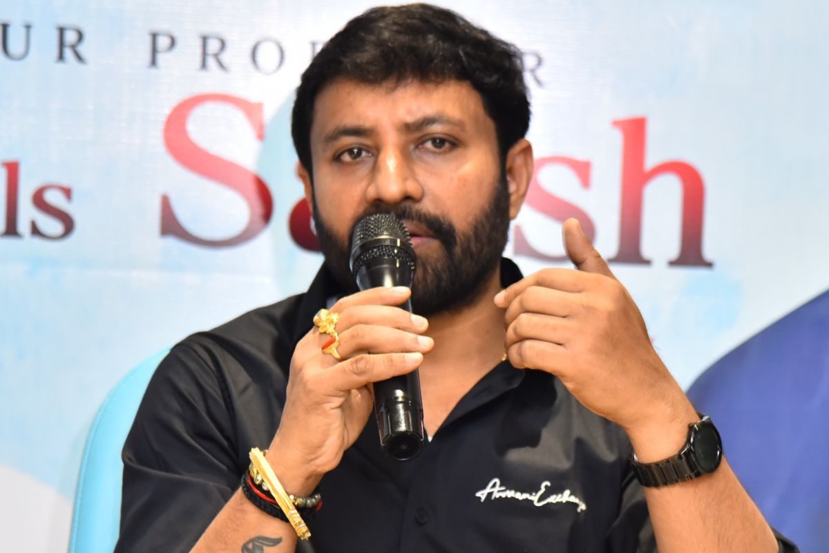 Tollywood: డైరెక్టర్‌గా ఎంట్రీ ఇవ్వబోతున్న టాలీవుడ్ ప్రొడ్యూసర్..!