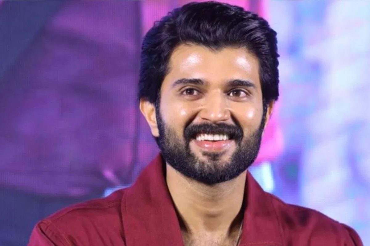 Vijay Deverakonda: కారుకు ప్రమాదంపై విజయ్ దేవరకొండ రియాక్షన్.. ఏమన్నాడో చూశారా..?