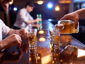 Drinking Tip: Lemon & Salt in Alcohol Reduces Bitterness, Bad Breath, Hangovers