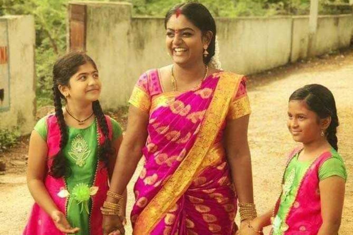 వంటలక్క కూతుళ్ళు ఇప్పుడు ఎలా ఉన్నారో తెలుసా? ఇంత పెద్దోళ్ళు అయ్యారు ఏంటి గురూ!