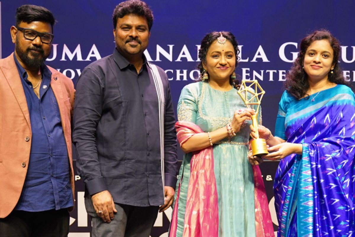 అంగరంగ వైభవంగా 'డిజిటల్ ఐకాన్ అవార్డ్స్'.. యాంకర్ సుమతో పాటు అవార్డులు గెలుచుకున్న విజేతలు