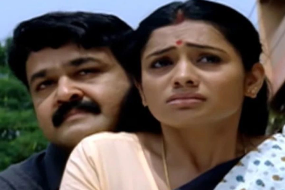 హిట్ సినిమాలో మోహన్ లాల్ న్యూడ్ సీన్.. హీరోయిన్‌కు సారీ చెప్పి మరీ..