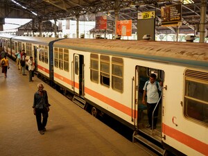 Railway Good News: ప్రయాణికులకు గుడ్ న్యూస్ చెప్పిన రైల్వే... ఇక ఇంకాస్త ముందుగానే (ప్రతీకాత్మక చిత్రం)