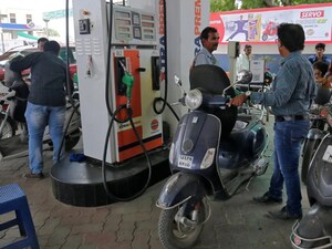 Petrol: పెట్రోల్ కల్తీ ఉంటే ఎవరికి కంప్లైంట్ చేయాలి? ఎలా కంప్లైంట్ చేయాలి? (ప్రతీకాత్మక చిత్రం)