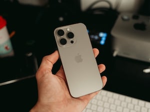 iPhone 16 Pro Max: ఐఫోన్ 16 ప్రో మ్యాక్స్‌పై భారీ డిస్కౌంట్... ఇప్పటివరకు ఇదే చీప్ ప్రైస్ (image: Apple India)